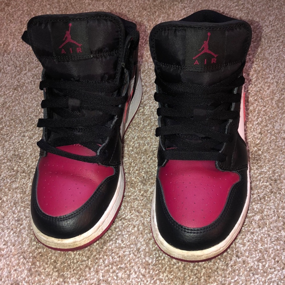 Boys Jordan 1s, Size 7